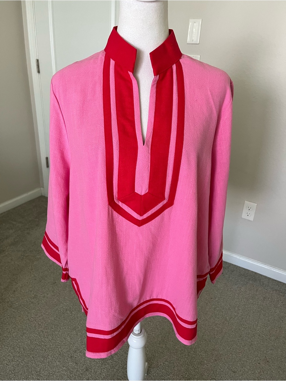 NWOT Entro Pink Tunic with Red Contrast Trim Top Size Medium